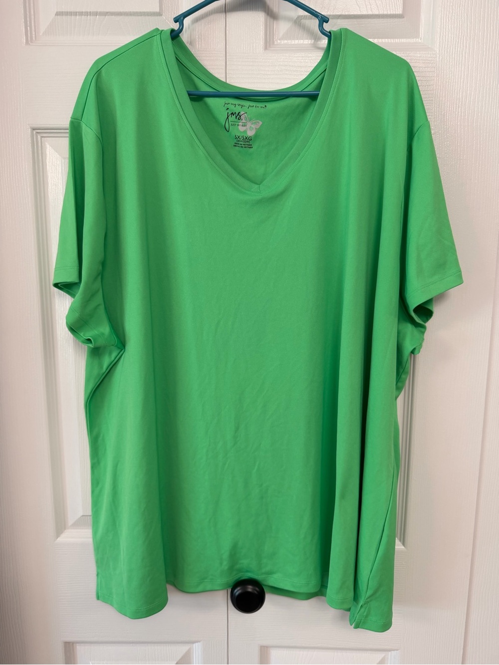 Just My Size Short Sleeve V-Neck Tee in Green